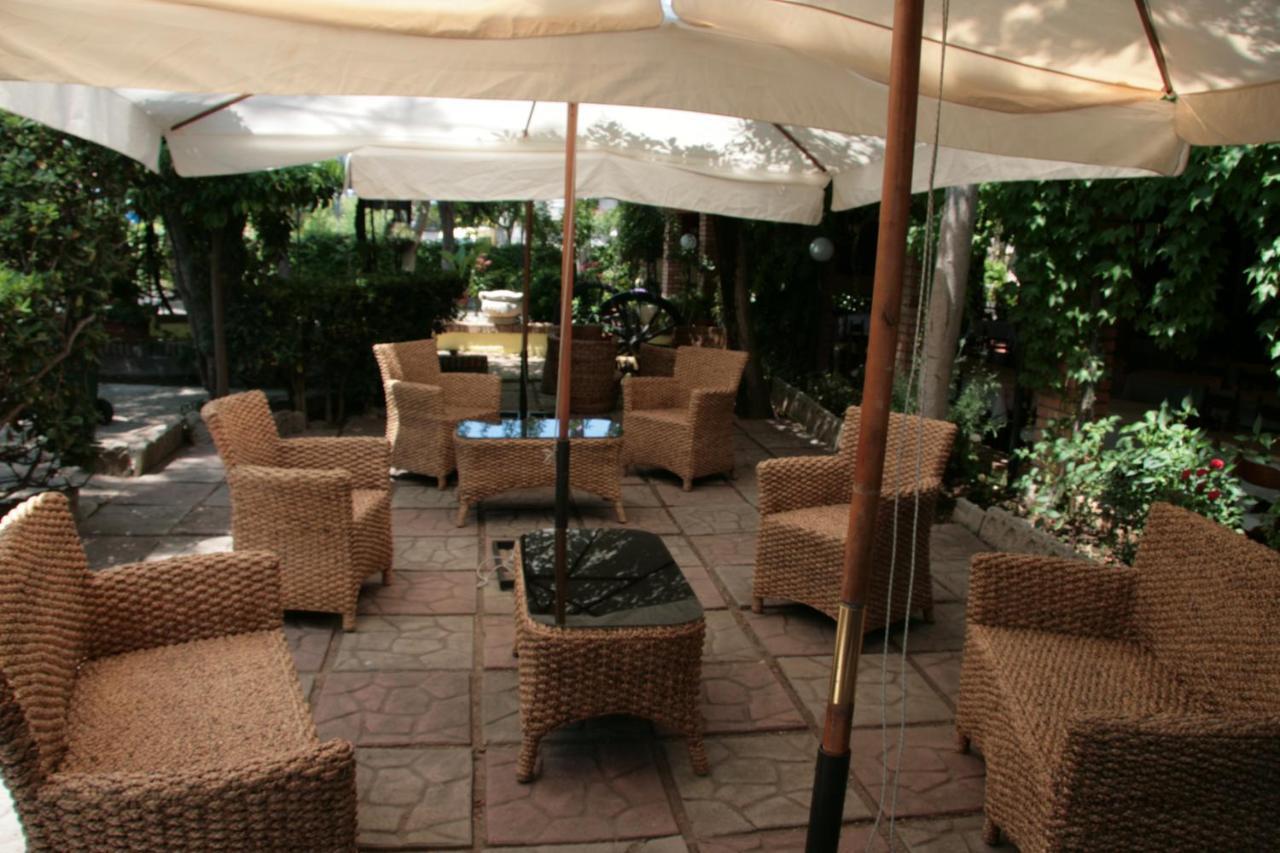 Hotel Ristorante Solari Briatico Kültér fotó